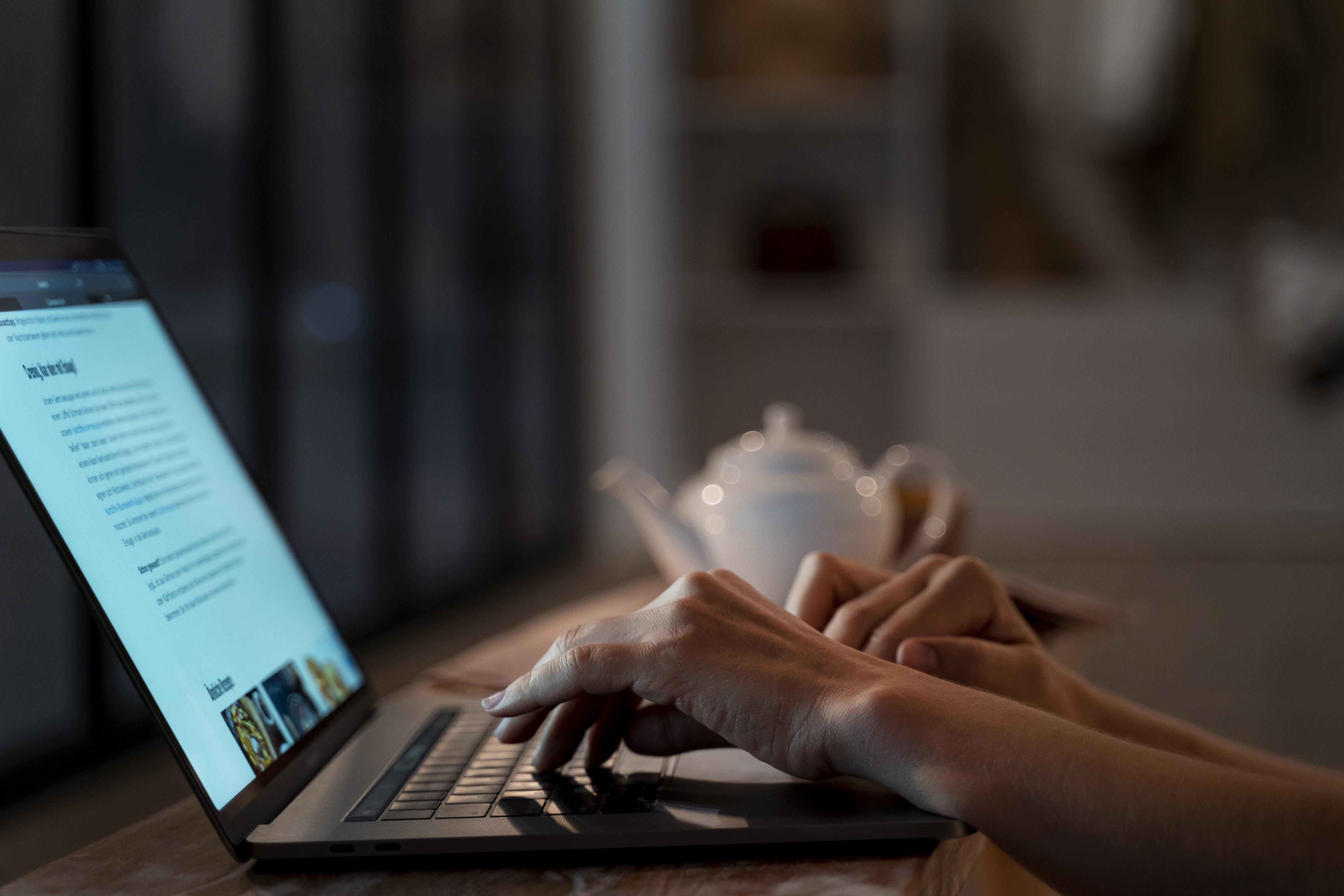 The Role of Virtual Assistants in Managing Online Content