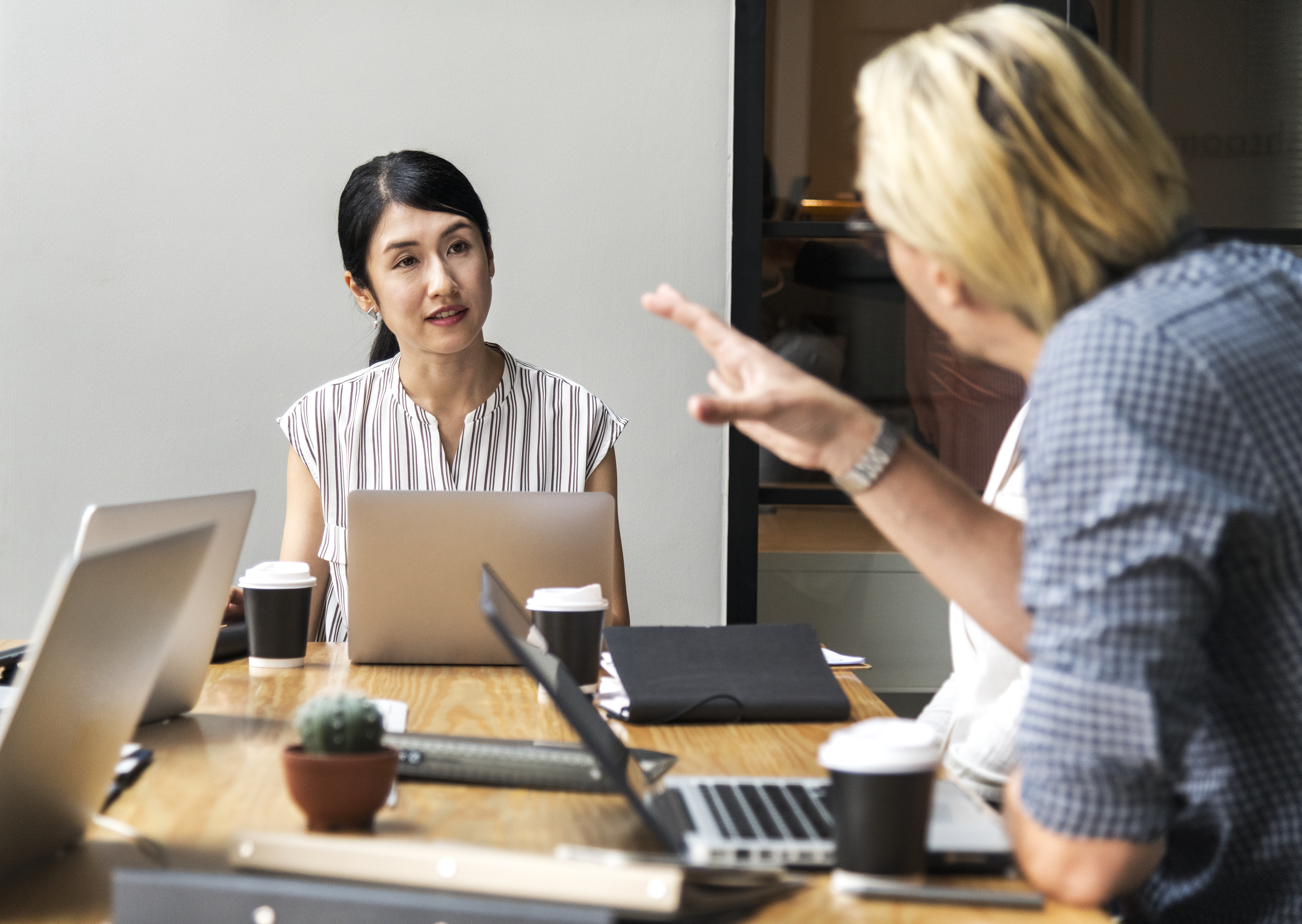 How Remote Assistants Can Manage Client Follow-Ups Without Losing Your Voice