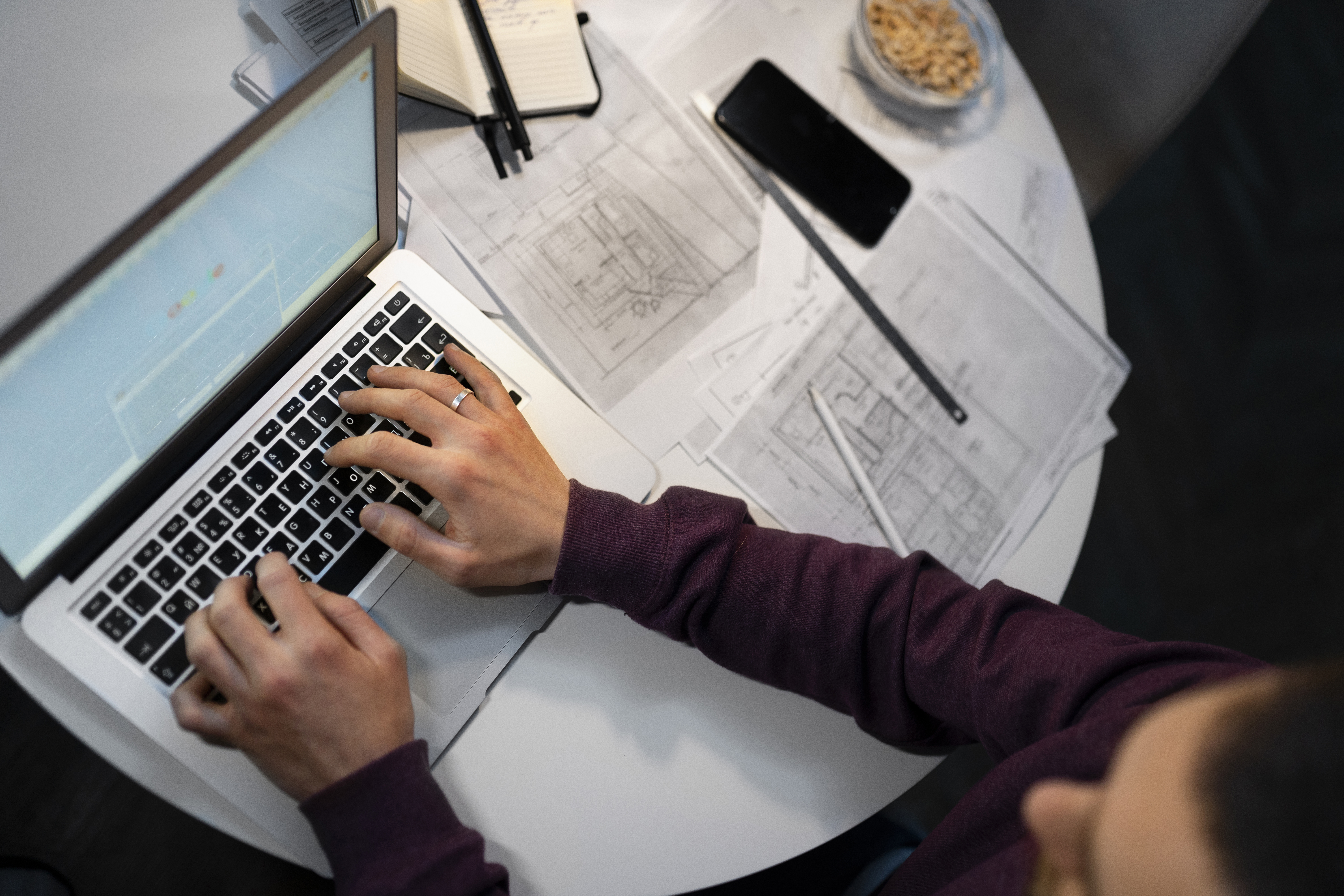 The Role of Virtual Assistants in Managing Online Projects