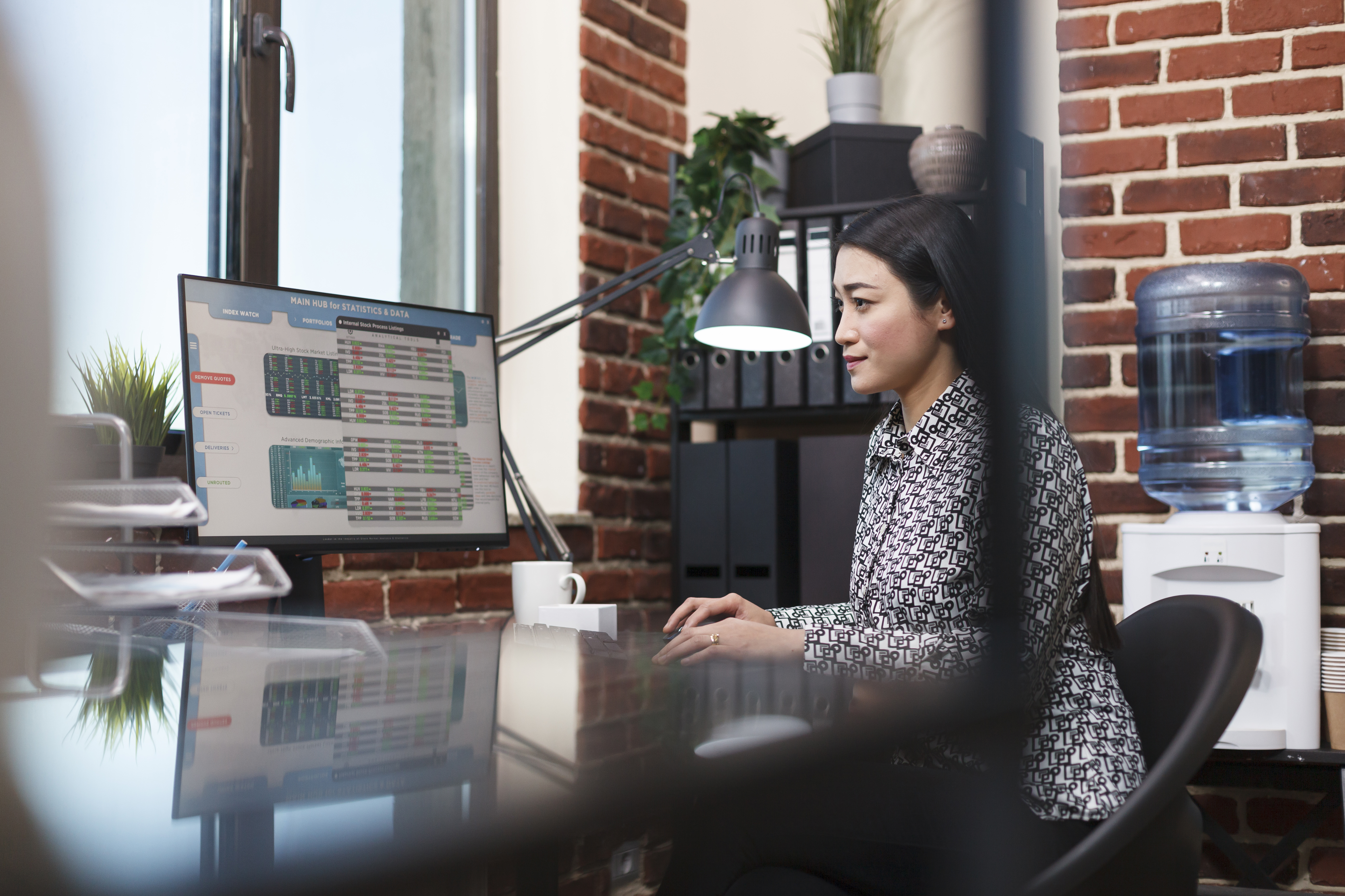 Virtual Assistants as Project Managers: When and How It Works